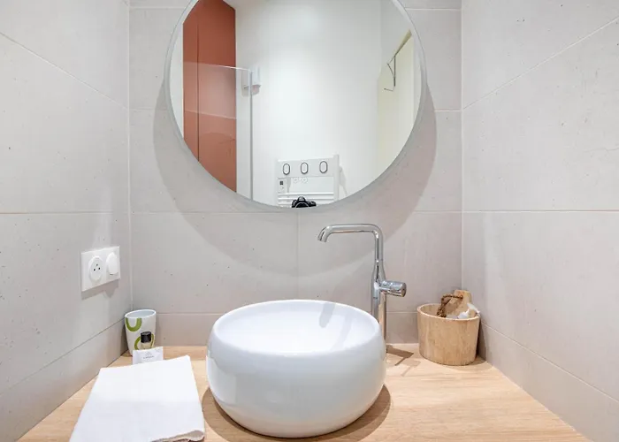 Guestready - Charm & Comfort In Charonne District Διαμέρισμα *